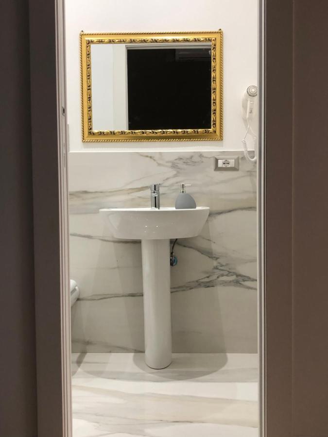 Nsh Apparthotel, Napoli Centro Buitenkant foto