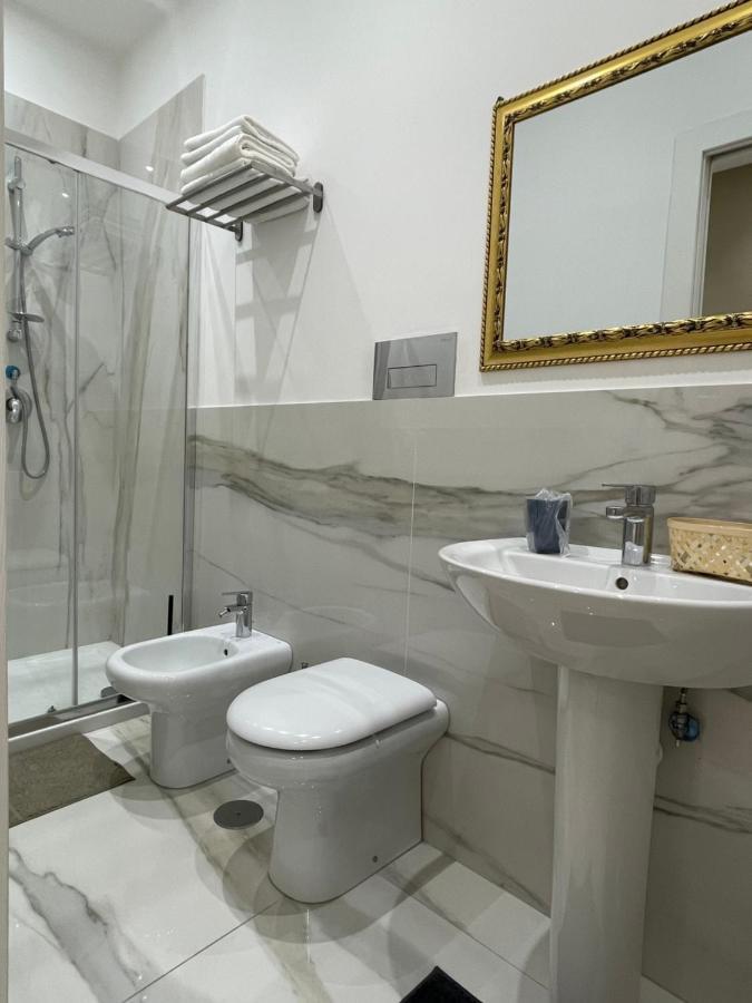 Nsh Apparthotel, Napoli Centro Buitenkant foto